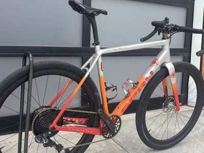 Gravel Bike - Spry - size 56