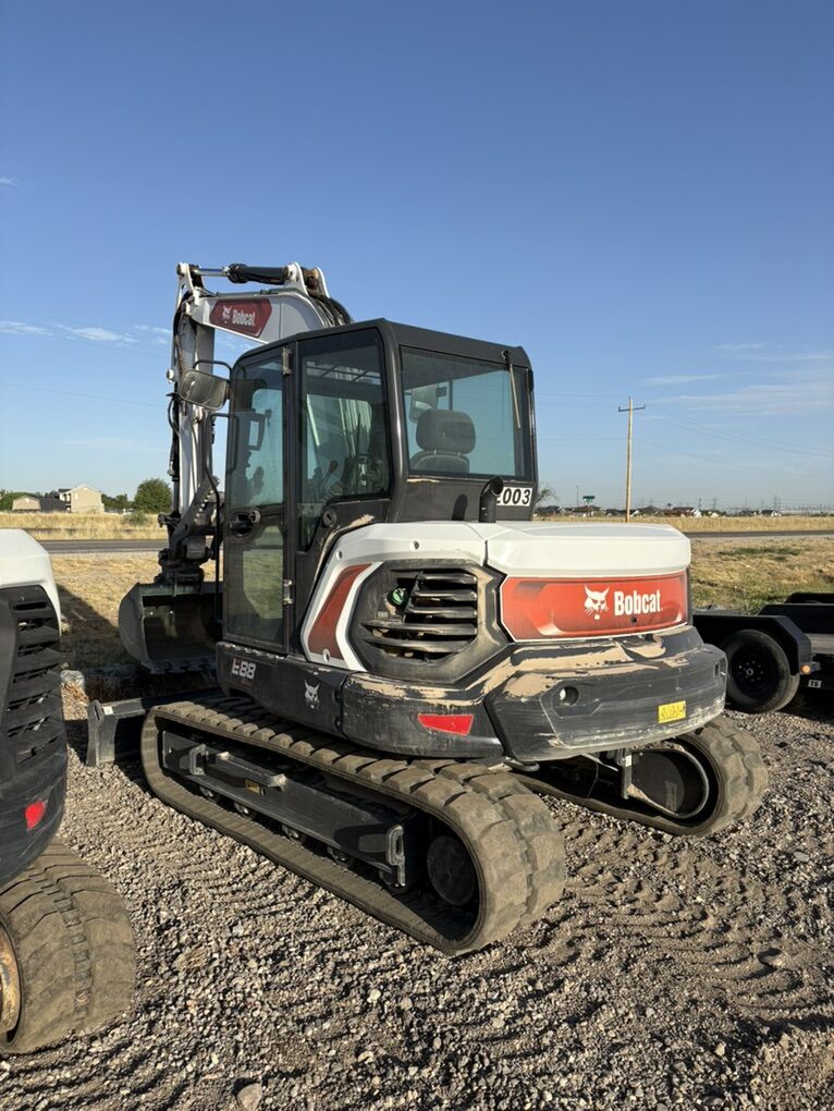 Excavator For Rent 20k Lbs
