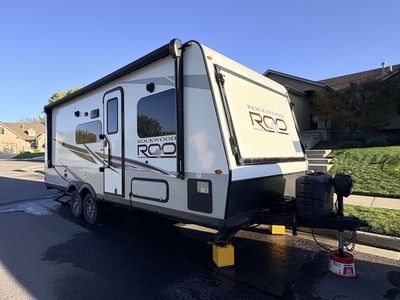Forest River Rockwood Roo 233S