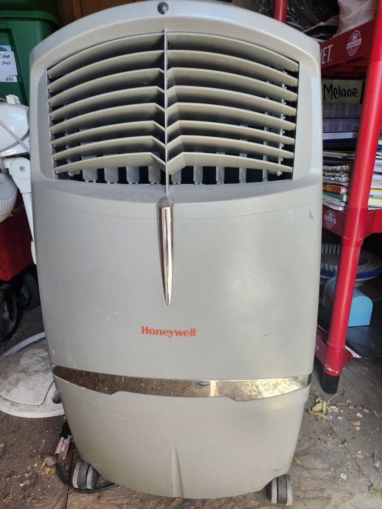 Honeywell evaporative cooler.