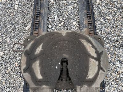 Semi Truck Fifth Wheel Hitch with Sliding Mounting Rails