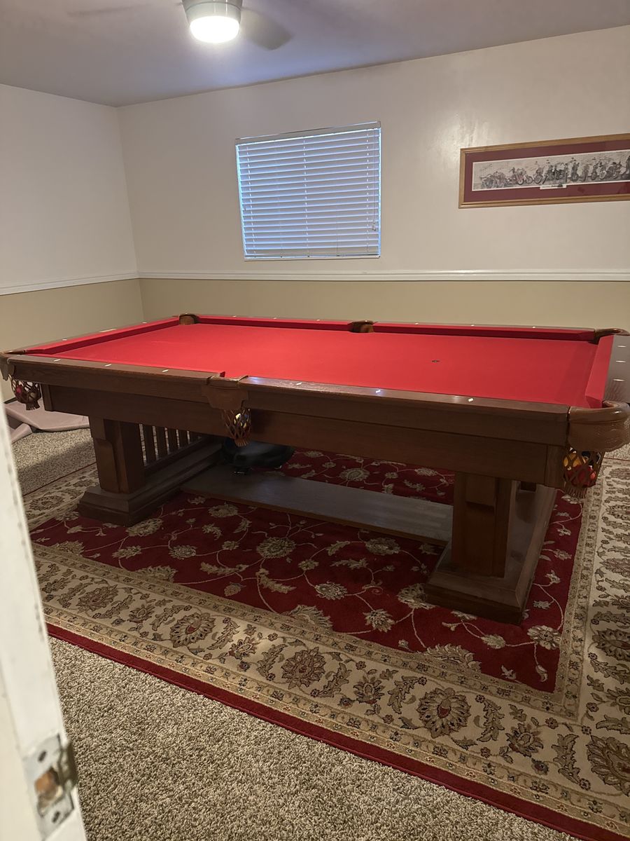 8’ Professional Pool Table