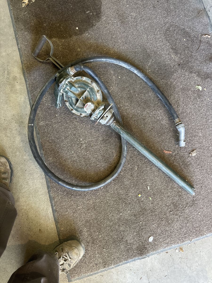 Tokheim hand pump