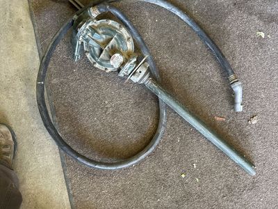 Tokheim hand pump
