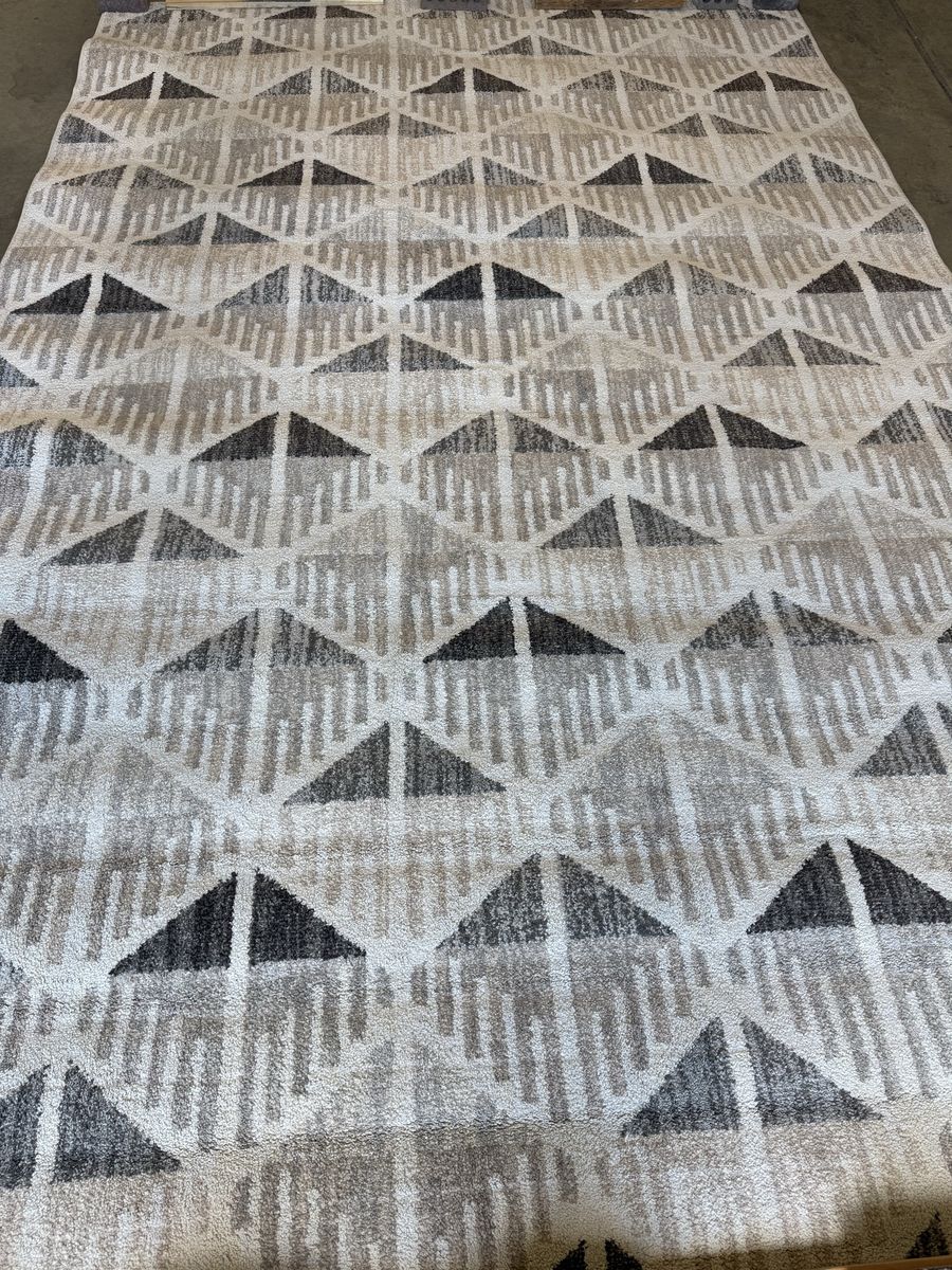 Modern Geometric Area Rug - Neutral Gray & Beige Triangle Pattern