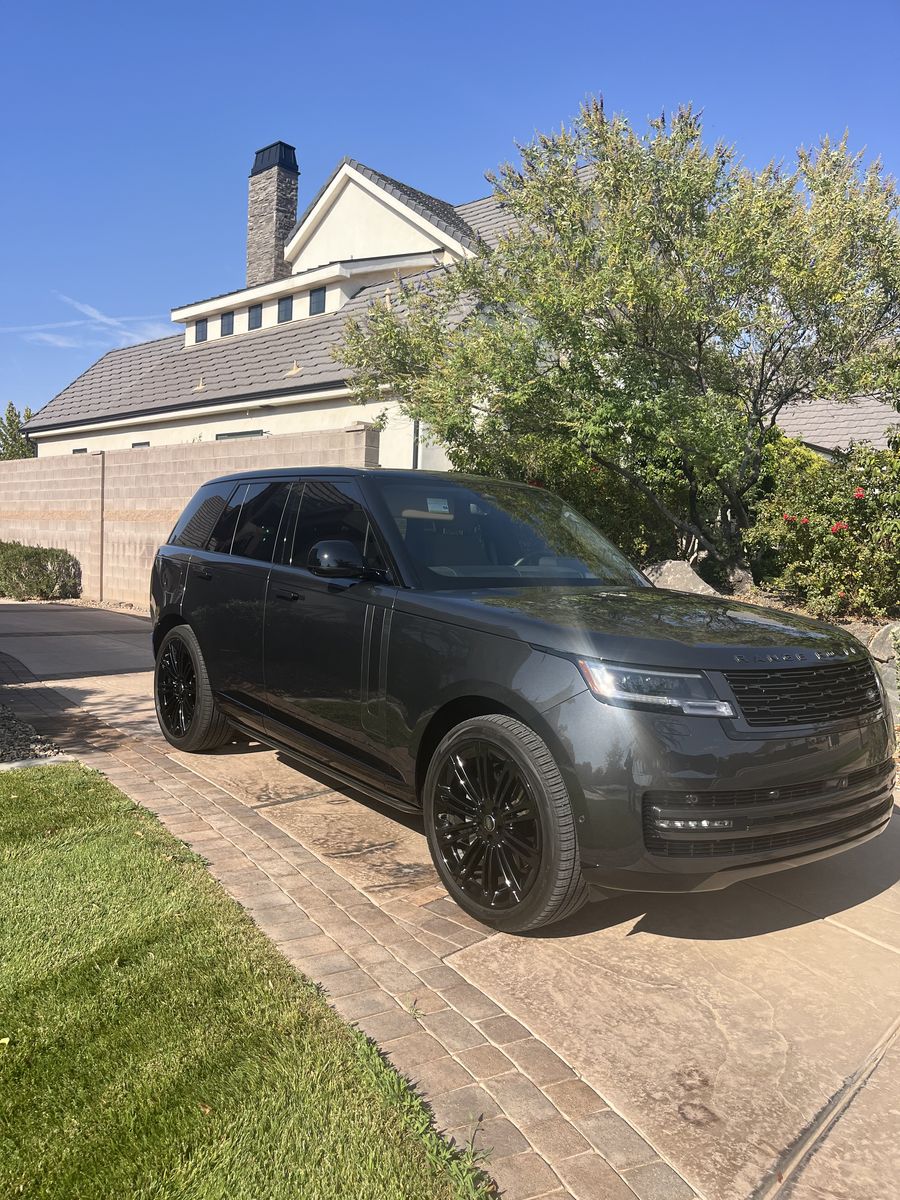 2025 Land Rover Range Rover P400 SE