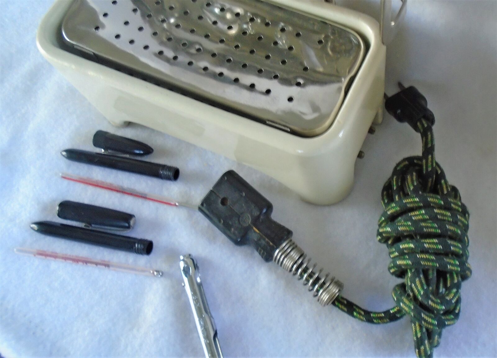 1930's Working  Porcelain Renewal Electric Sterilizer Autoclave  + two antique thermometer’s  + one antique syringe