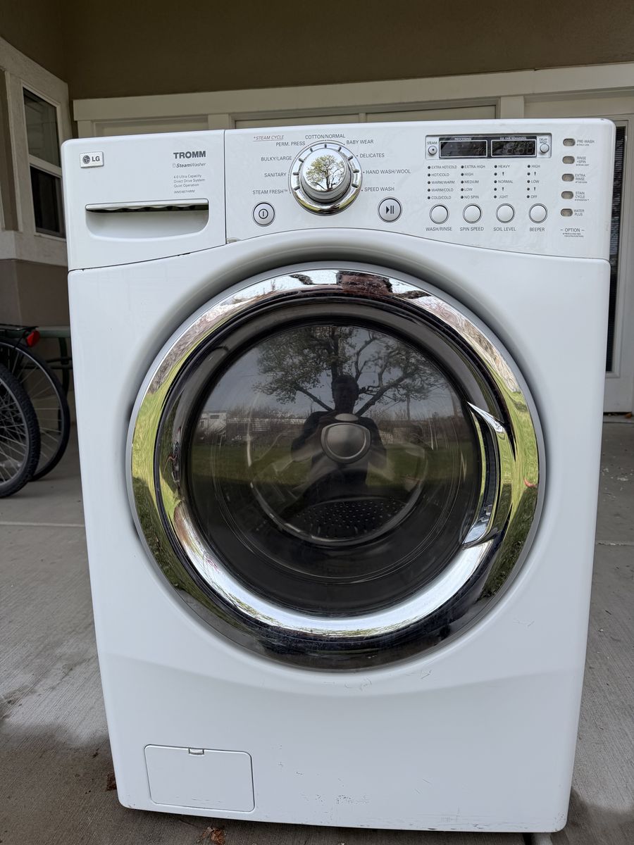 LG TROMM Front Load Washer – Works, $30