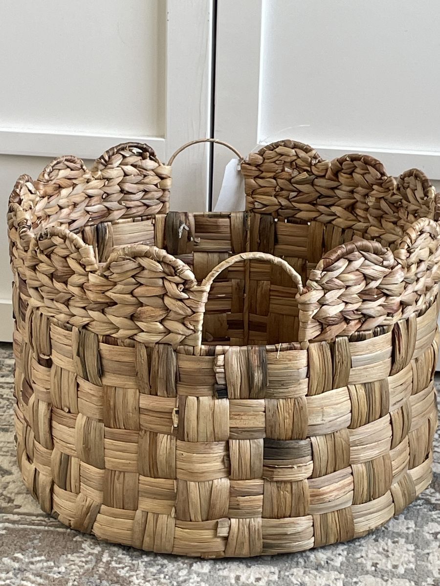 Round Water Hyacinth Large Storage Basket handles