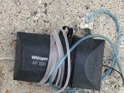 Whisper AP 300 Aquarium Air Pump with Tubing Used