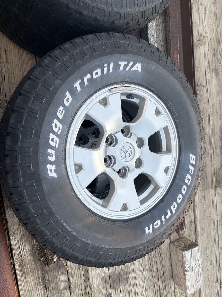 Tires n wheels 265/75/r16. 4ea