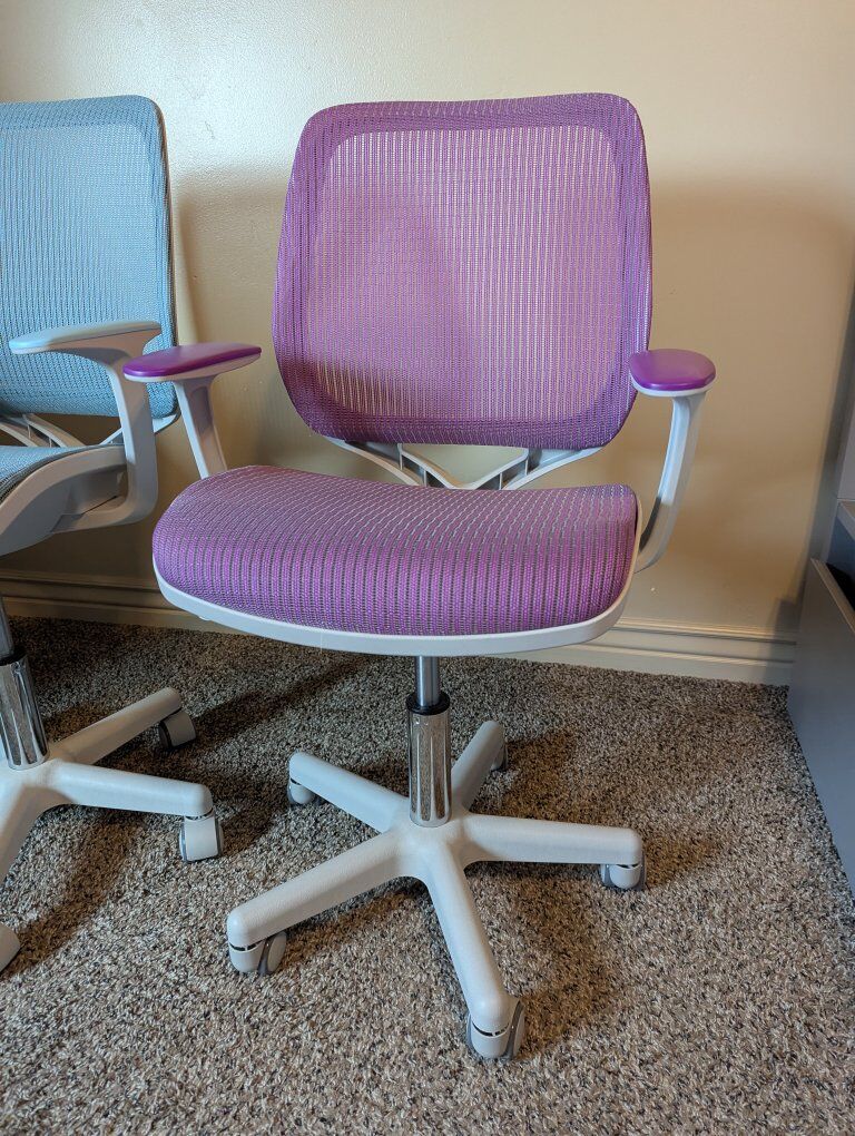 Kids Desk chairs adjustable height and wheels