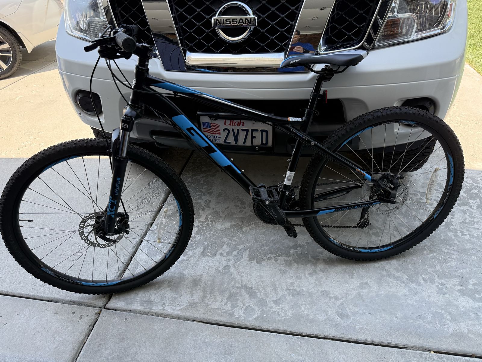 GT Aggressor Mountain Bike - Black/Blue, Excellent Condition