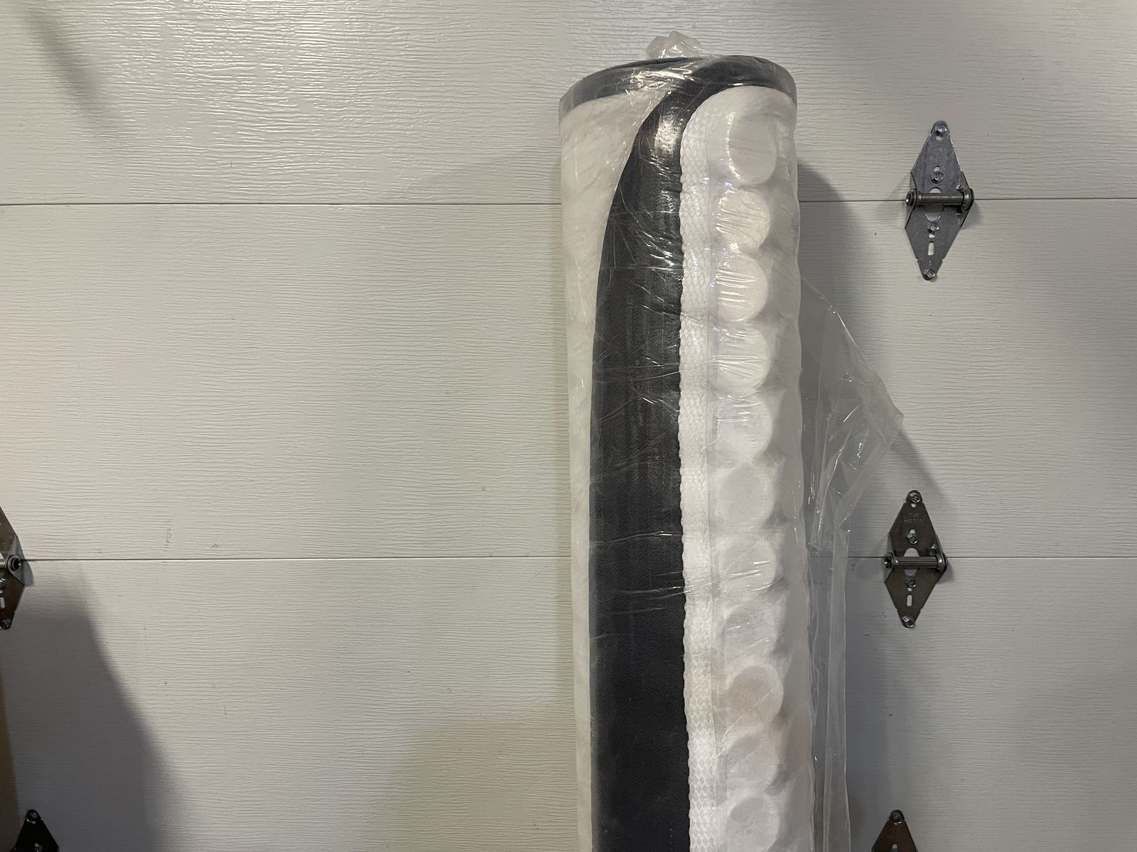 Brand new 12" Hybrid Mattress