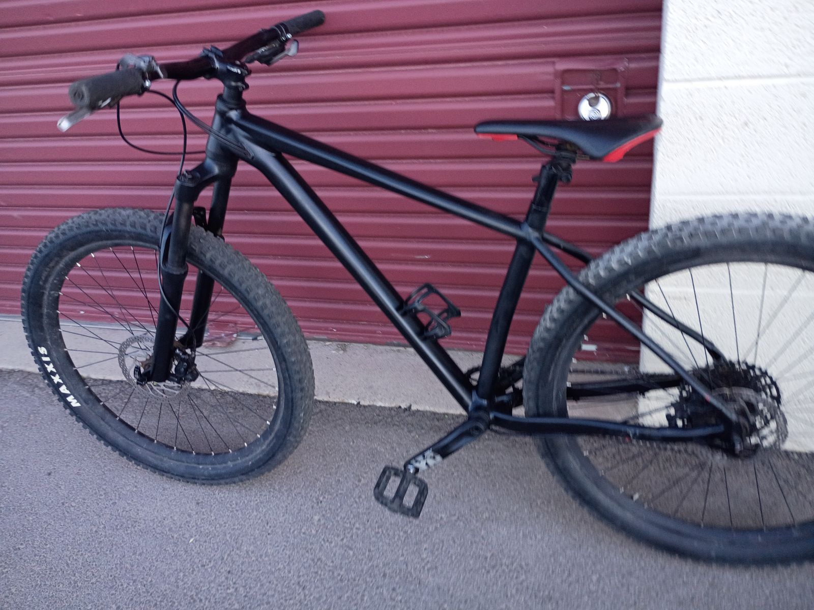 Black Scott downhill mountain bike 27.5 super lightweight