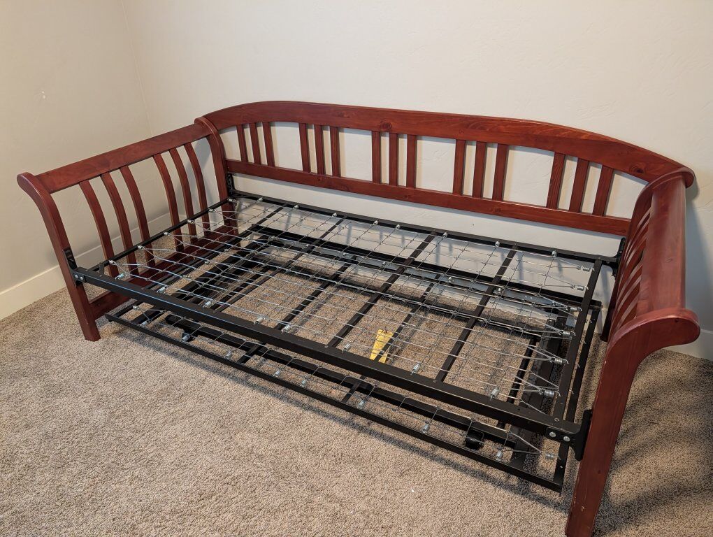 Day Bed Frame with Trundle