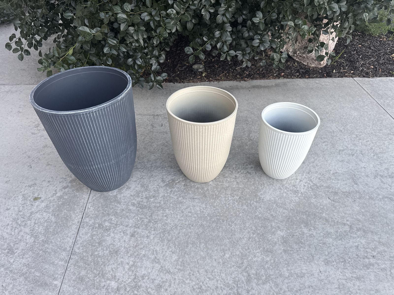 Three planter pots