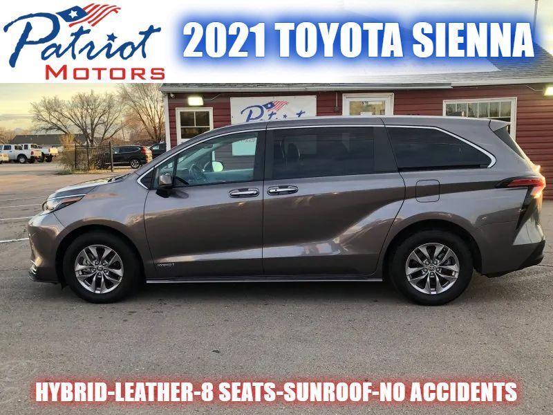 2021 Toyota Sienna XLE 8-Passenger