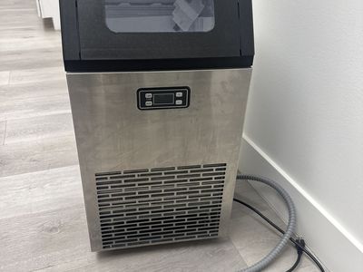 Free ice maker