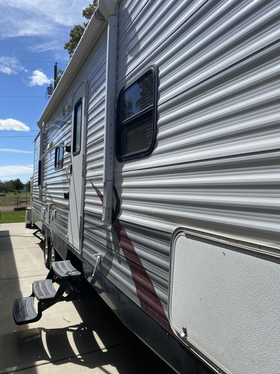 2013 Dutchmen Aspen Trails Travel Trailer
