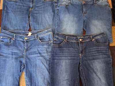 4 pairs of womens jeans