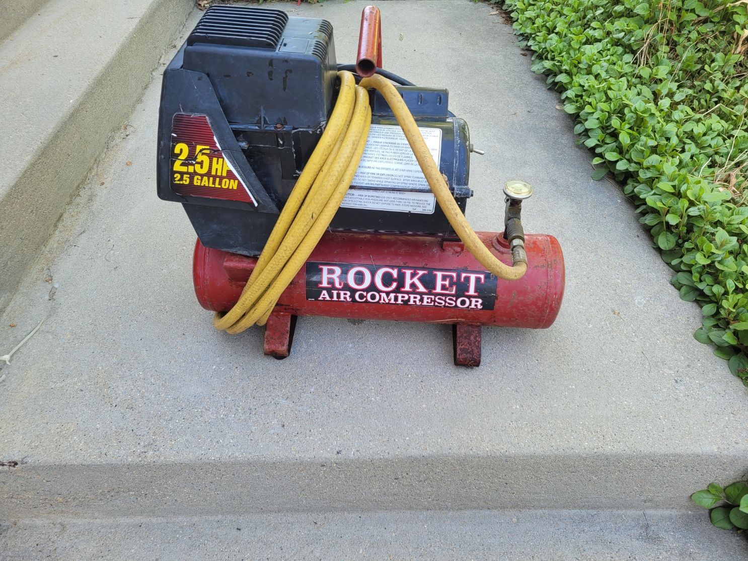 Portable compressor, 120 PSI, 2.5 Gal, 2.5 HP, Coleman Powermate Rocket