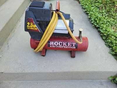 Portable compressor, 120 PSI, 2.5 Gal, 2.5 HP, Coleman Powermate Rocket