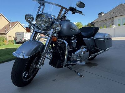 Harley-Davidson Road King Special - Silver - Immaculate Condition - Touring Motorcycle