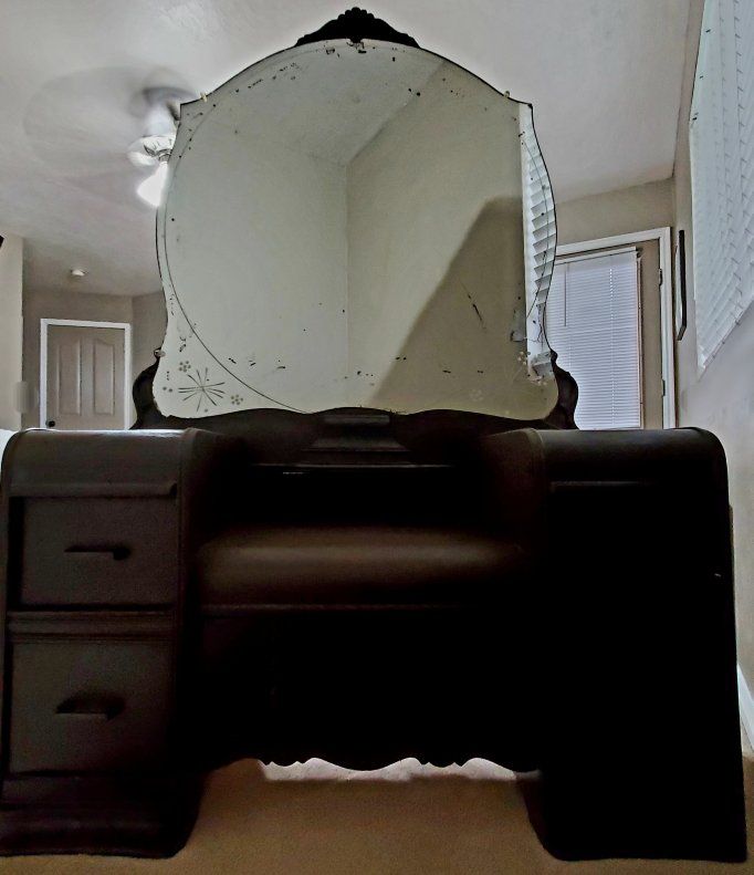 Main image 3