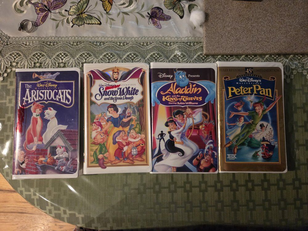 Lot of 4 Classic Disney Animated VHS Tapes - Snow White, Aladdin, Peter Pan & Aristocats