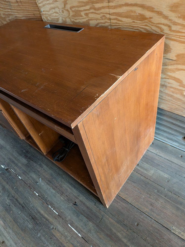Main image 6