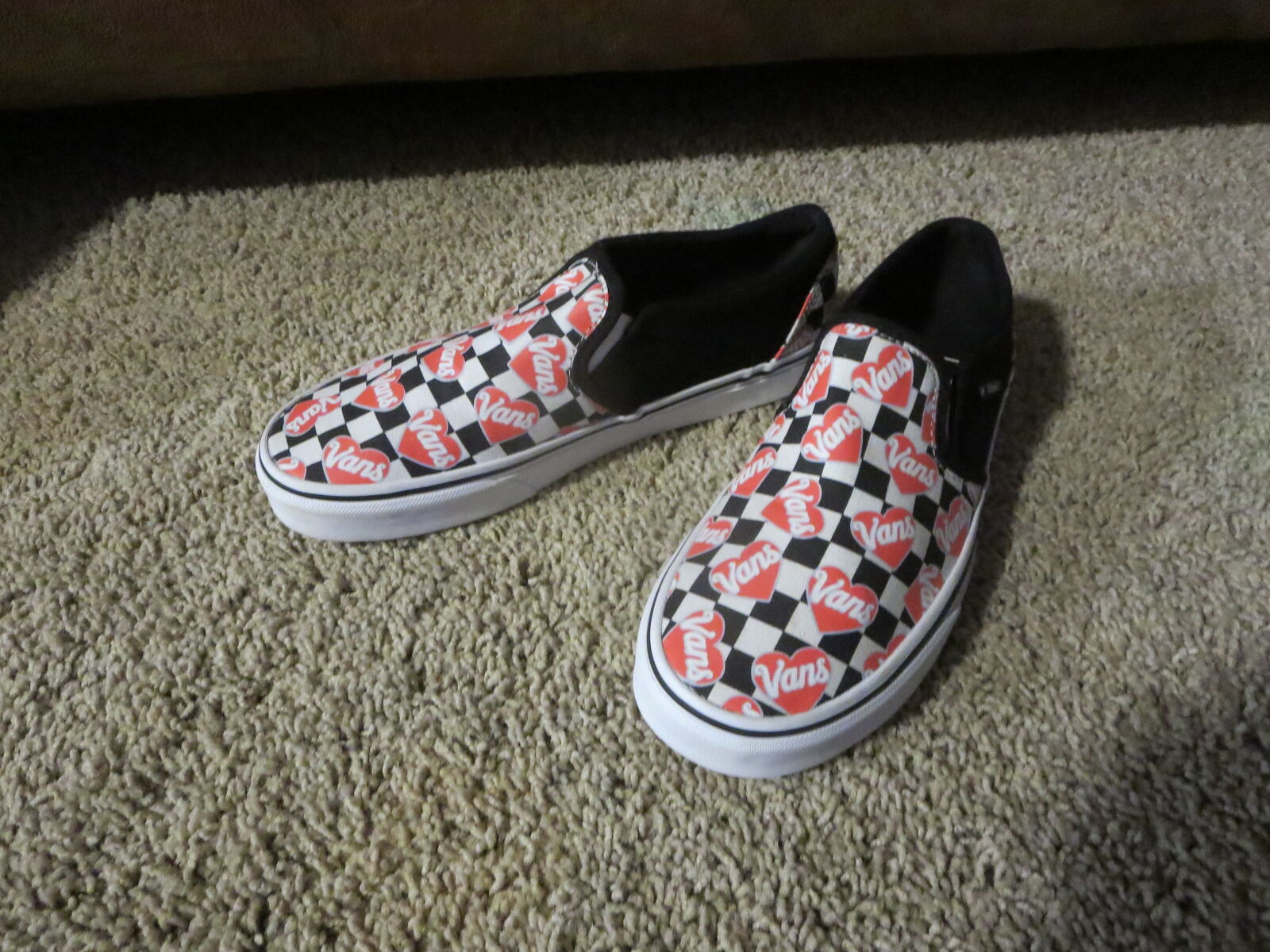 Women's Van's red & black checkerboard white hearts size 9.0