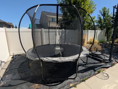 8ft Trampoline - Jumpzylla, with saftey net