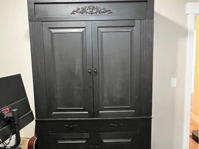 Entertainment center / TV stand