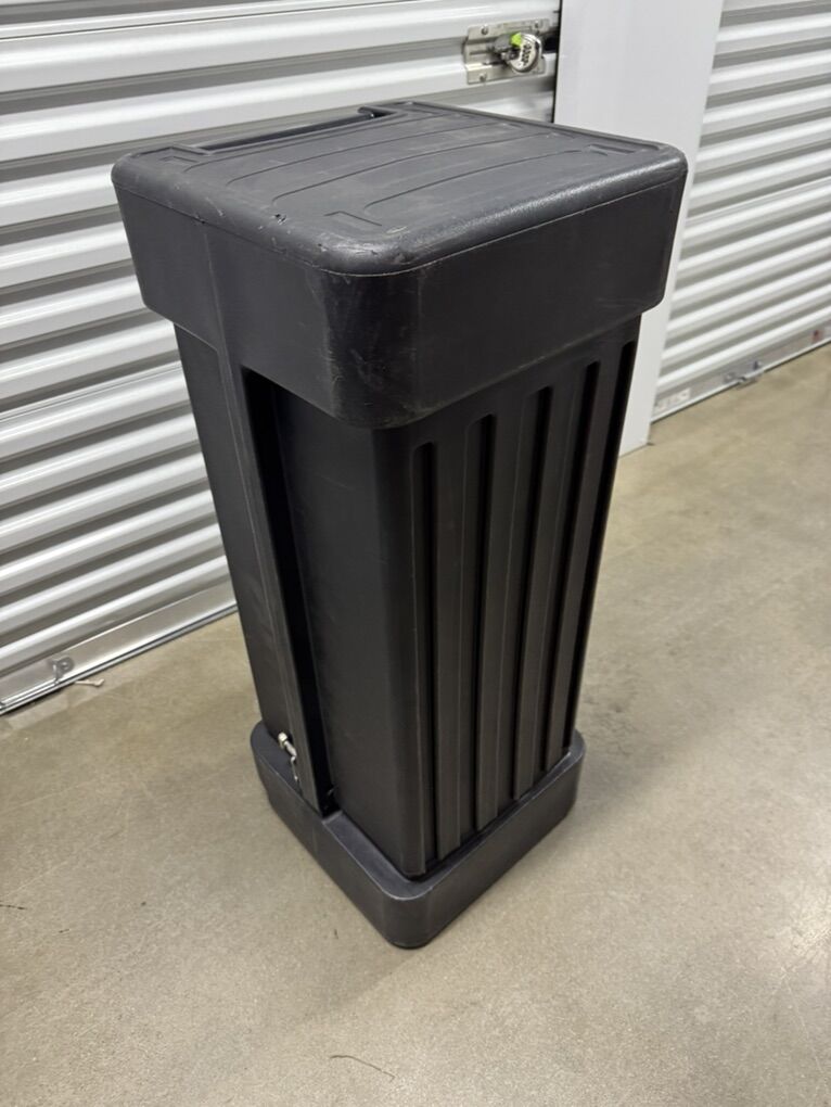 OCE2 Hard Shipping Case with Wheels Trade Show