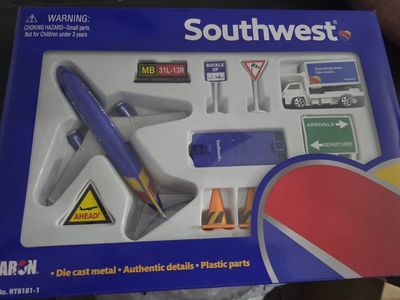 New Southwest Airlines and American Airlines Toy Airplane & Ground Crew Playset - 5-inch plane with accessories