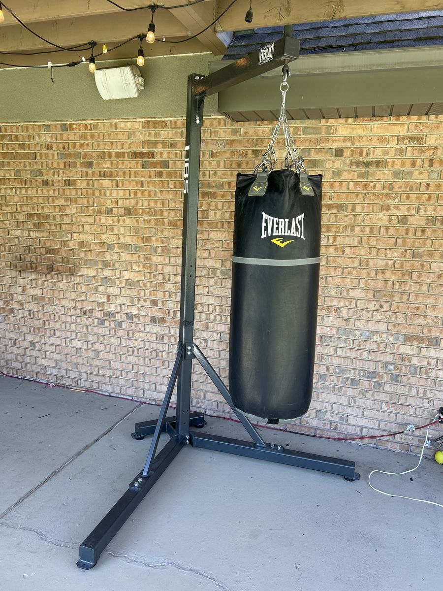 Everlast heavy punch bag and stand