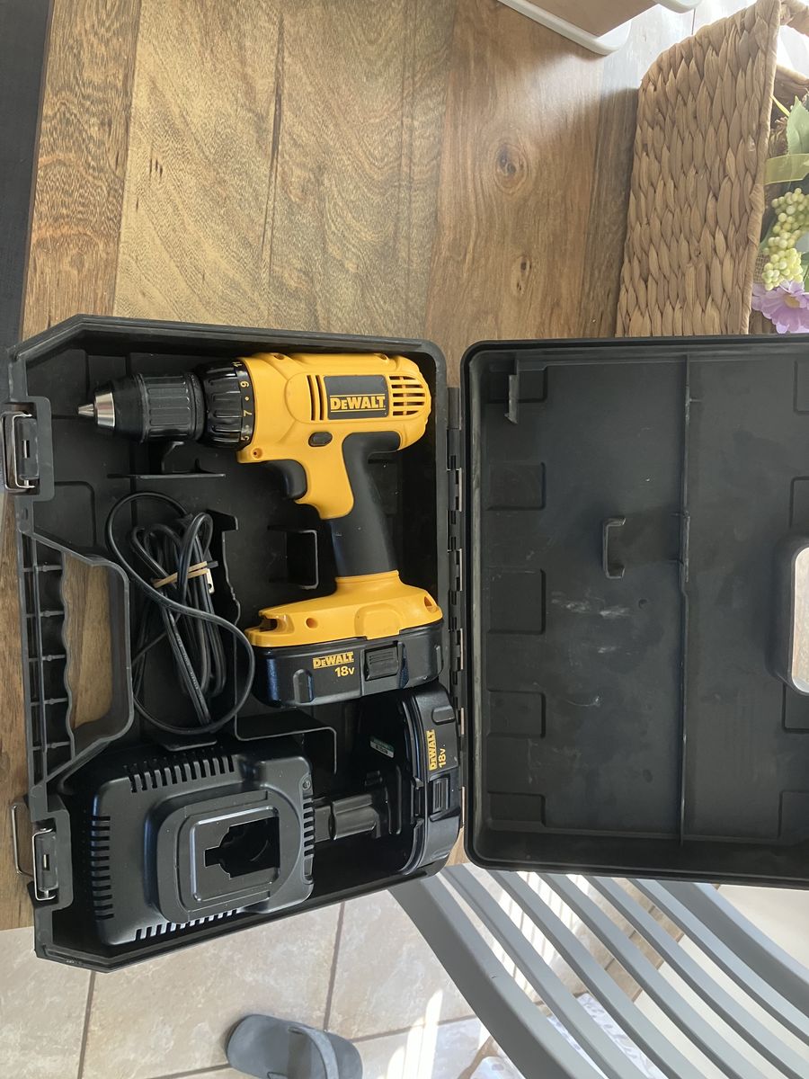 18 Volt DeWalt Cordless Drill And Spart Battery