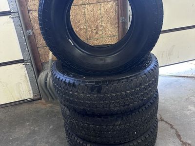 LT275/70 R18 Bridgestone Dueler A/T