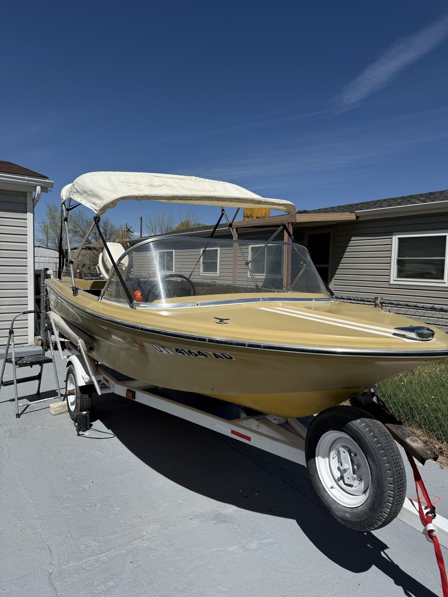 15 Ft seaflite with Johnson 35 hp outboard