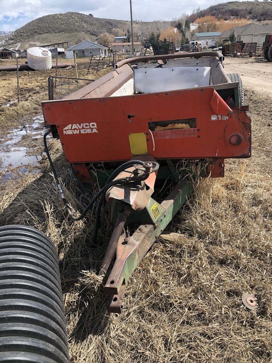 New Idea Manure Spreader