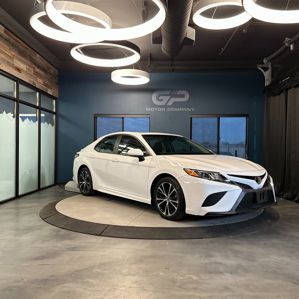 2018 Toyota Camry SE