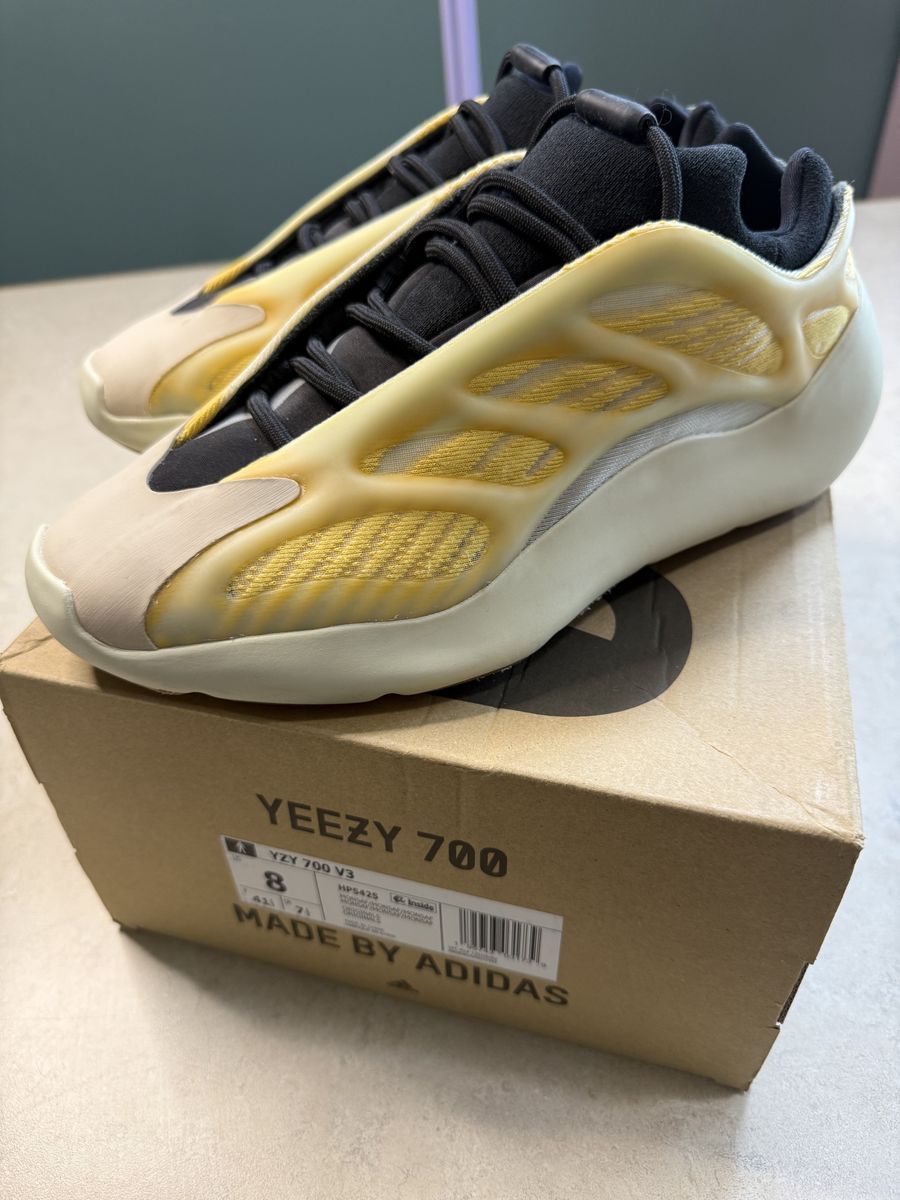 Size 8 - Adidas Men Yeezy 700 V3 Mono Safflower HP 5425 Low Top Sneakers w/ Box
