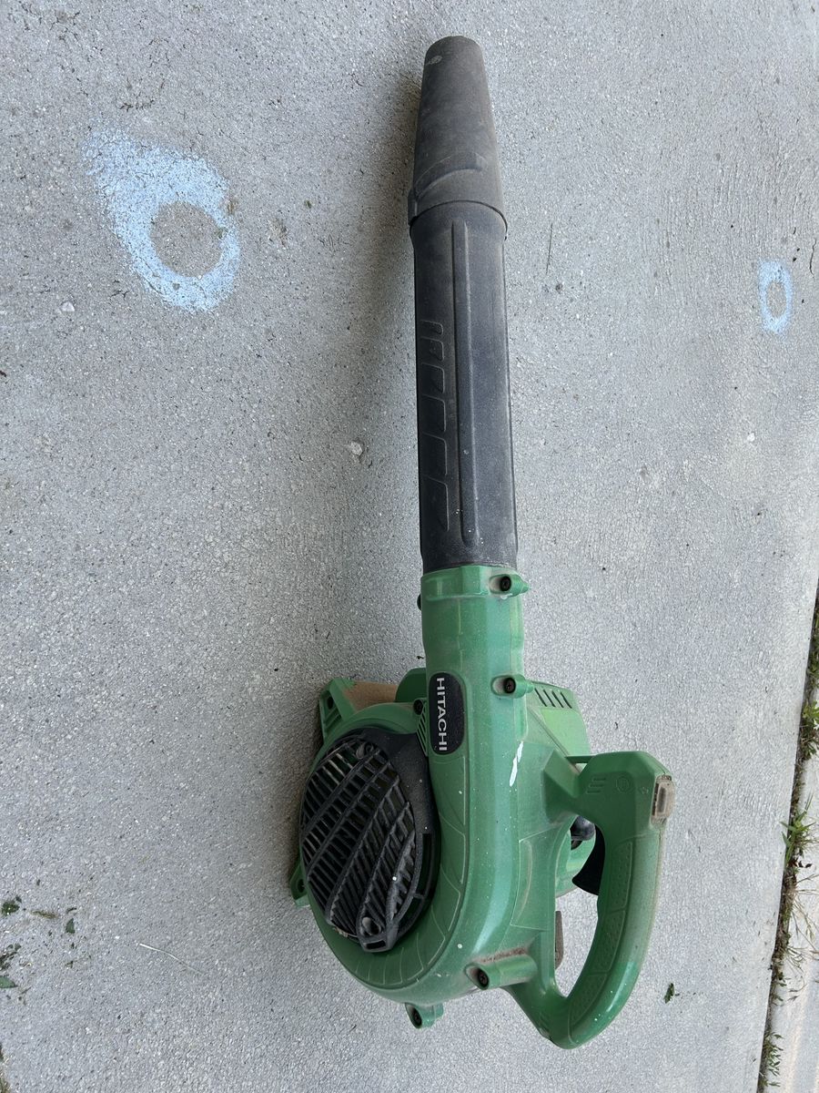Hitachi Leaf Blower, Model RB 24EAP