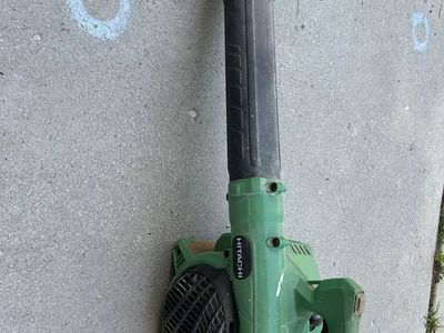 Hitachi Leaf Blower, Model RB 24EAP