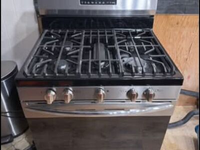 Frigidaire Gallery 30” Air Fry Gas Range