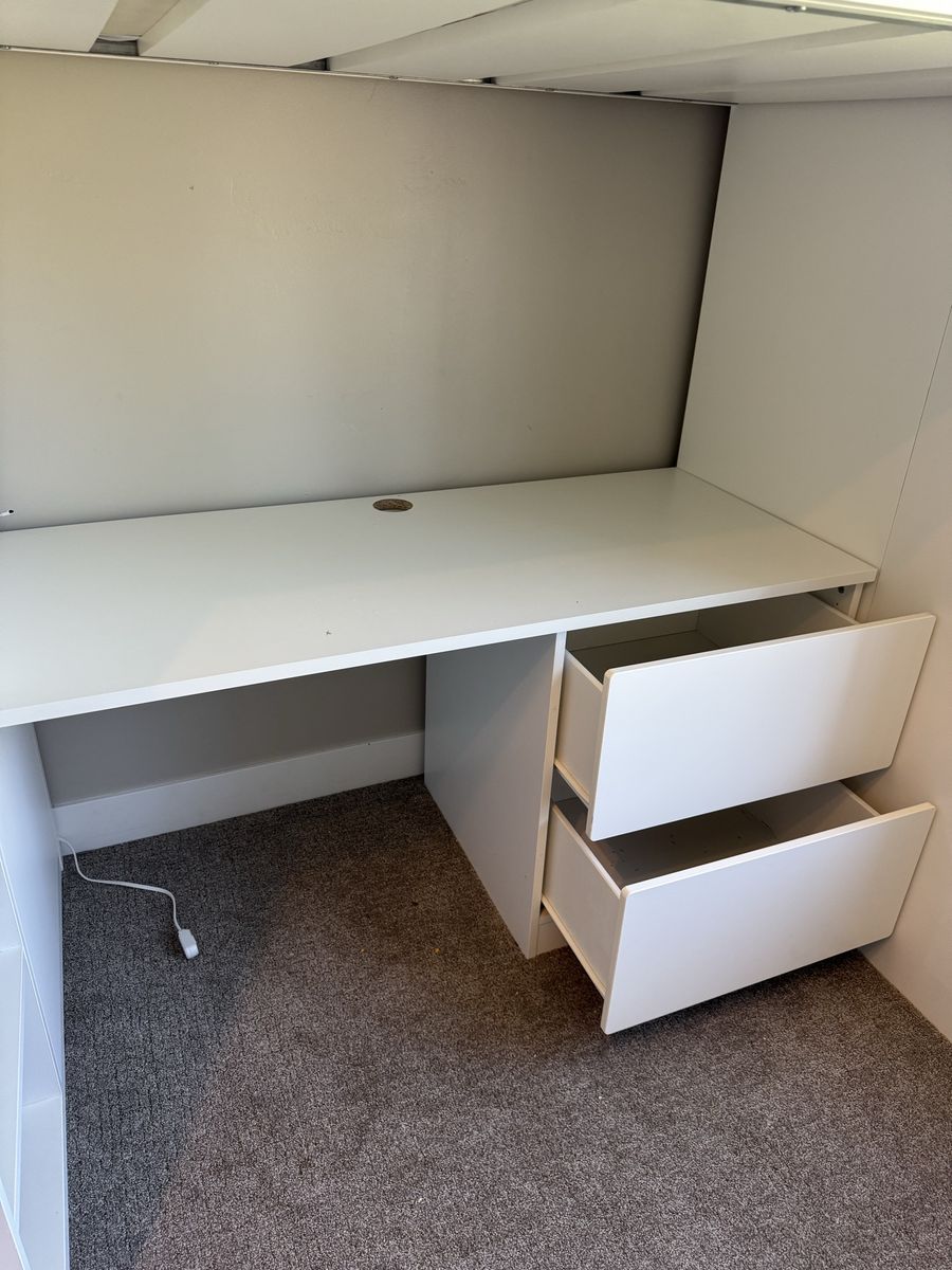 Main image 6