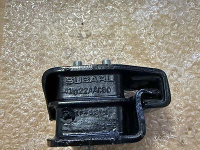 Subaru torque Strut mount