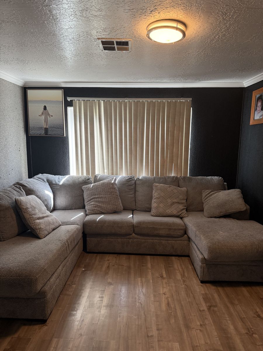 Main image 4
