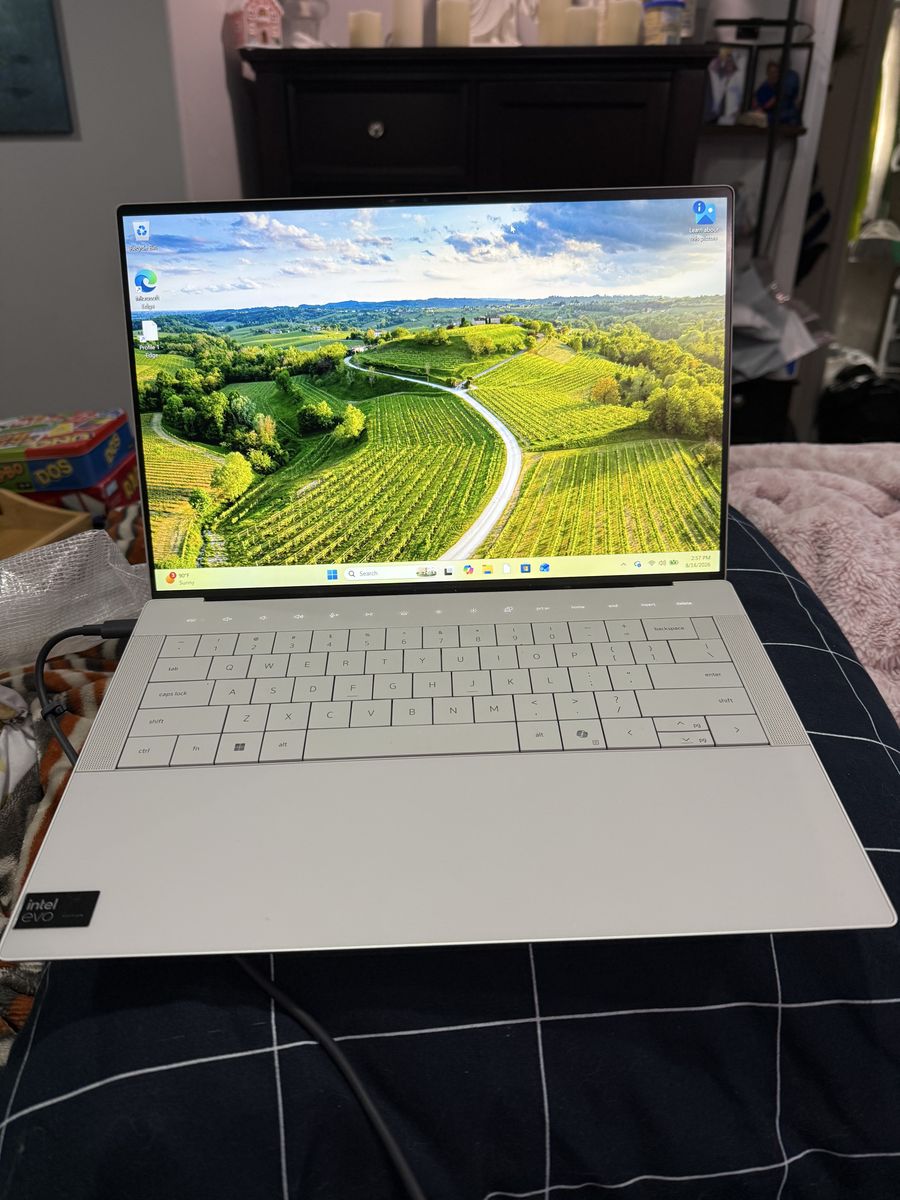 Dell XPS Laptop Silver Intel Evo